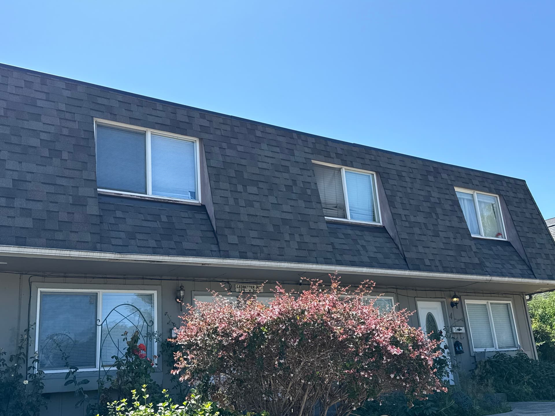 Gallery photos for Expert Flat Roof and Shingle Roof Transformation: Image #4