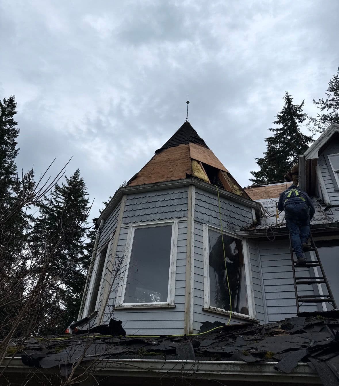 Gallery photos for Mount Vernon Roof Replacement with Metal and Architectural Shingles: Image #2