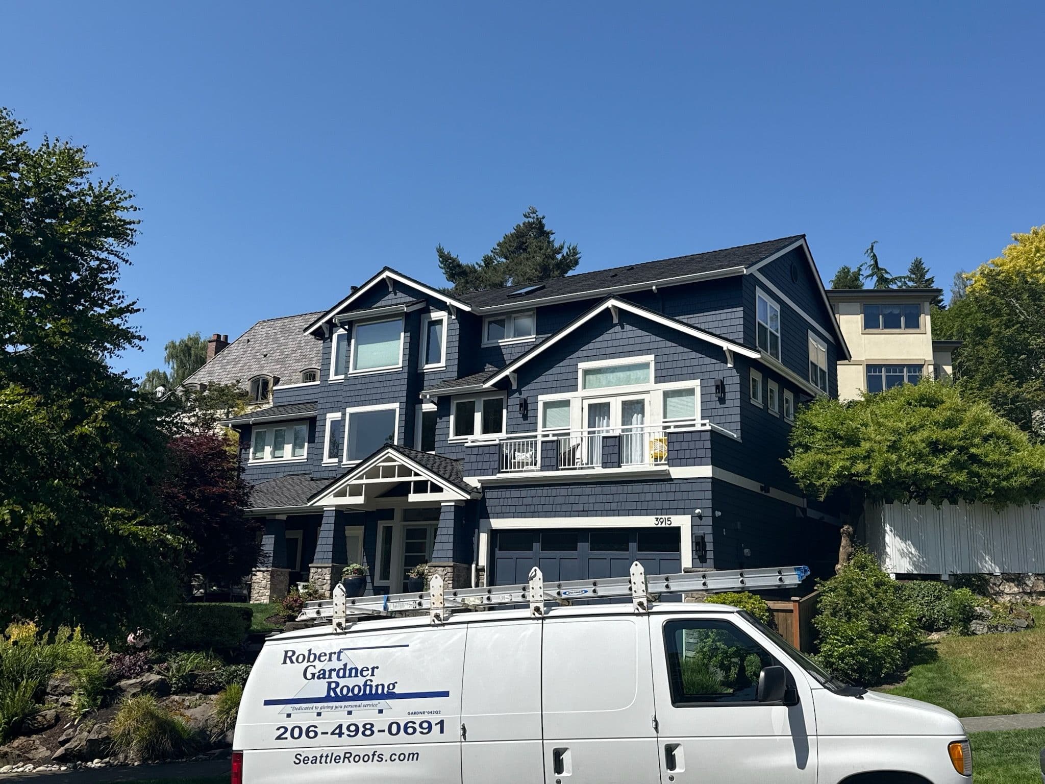 Project Owens Corning TL Presid. Roof in Shadow Grey image