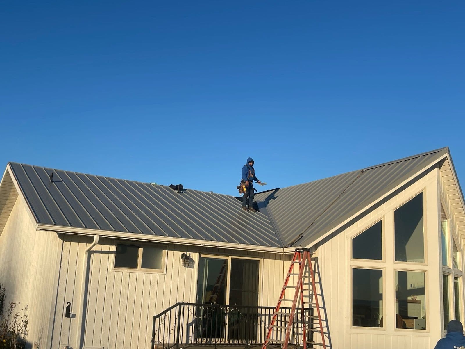 Stylish Gray Metal Roof Enhances Home Resilience image