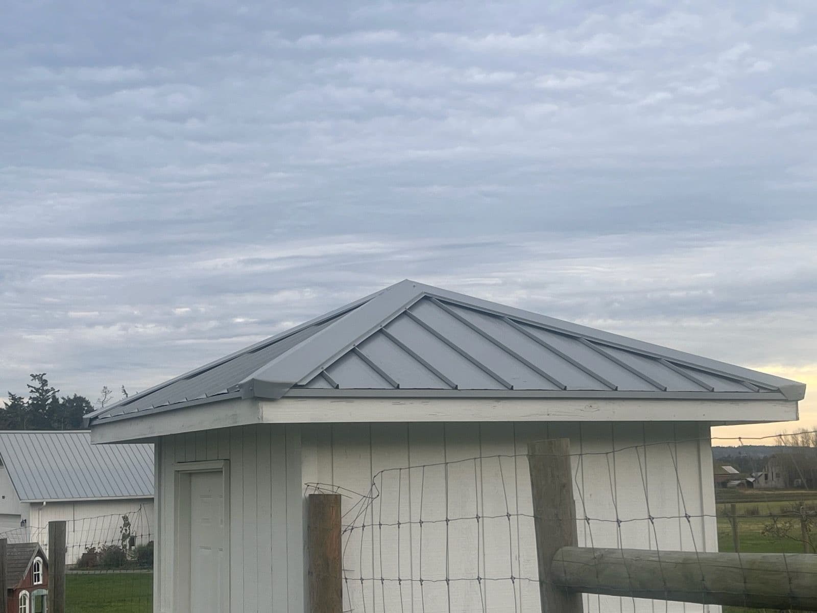Gallery photos for Stylish Gray Metal Roof Enhances Home Resilience: Image #1
